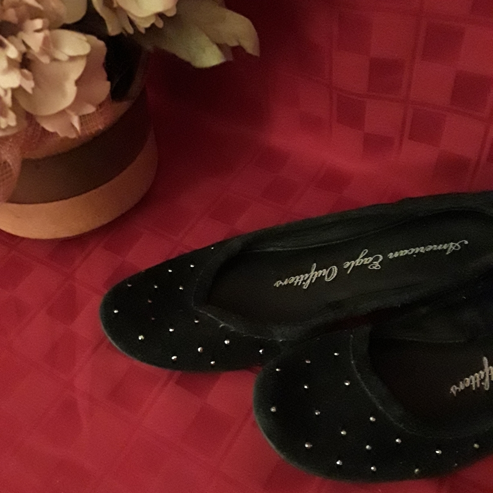 NWOT AEO Black Flats - Picture 2 of 6